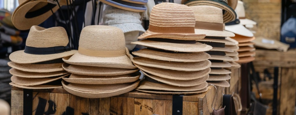 How to store hats