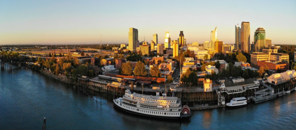 Sacramento Downtown by the river and tower bridge