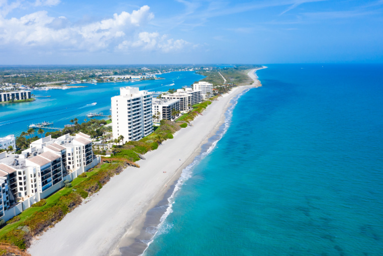 Jupiter Island in Florida Long coastal beaches along Florida's east coast