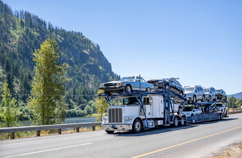 two level open car transporter