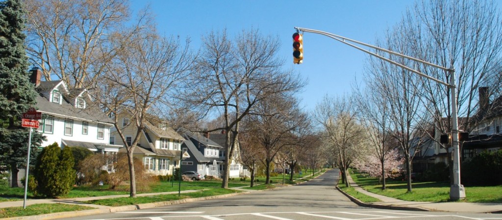 Street view of a suburb in New Jersey