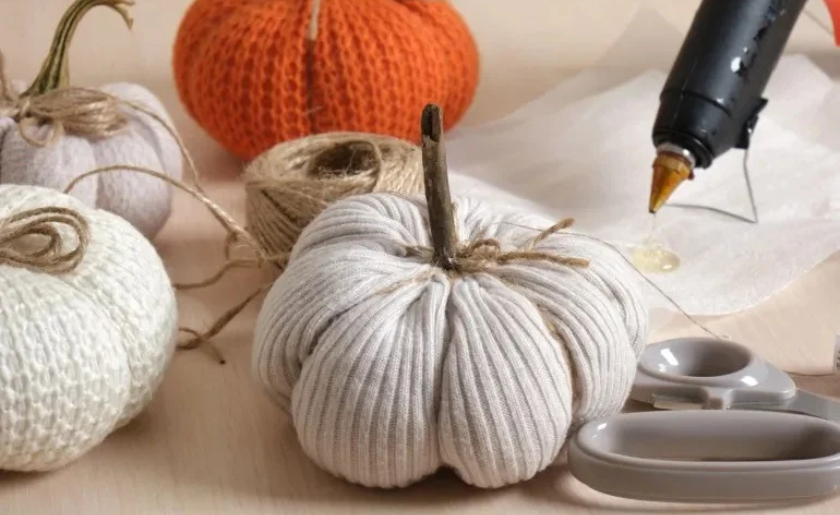 DIY reusable pumpkin Halloween decoration.