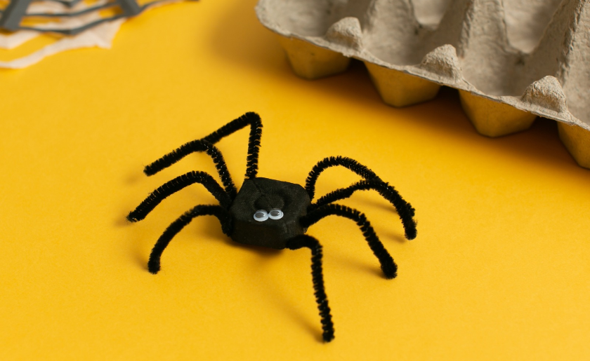 DIY Halloween decoration spider made out of egg carton