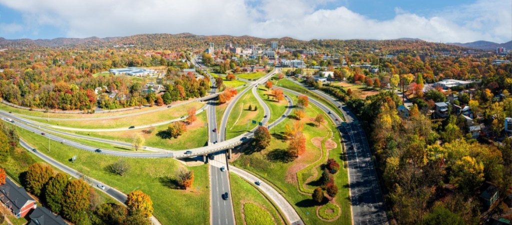 Highway intersection in Asheville, North Carolina, in the fall.