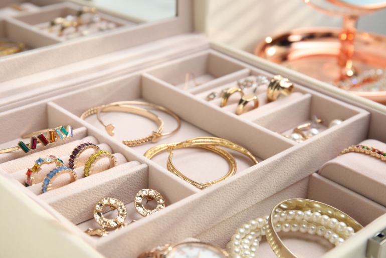 Jewelry storage box and tray