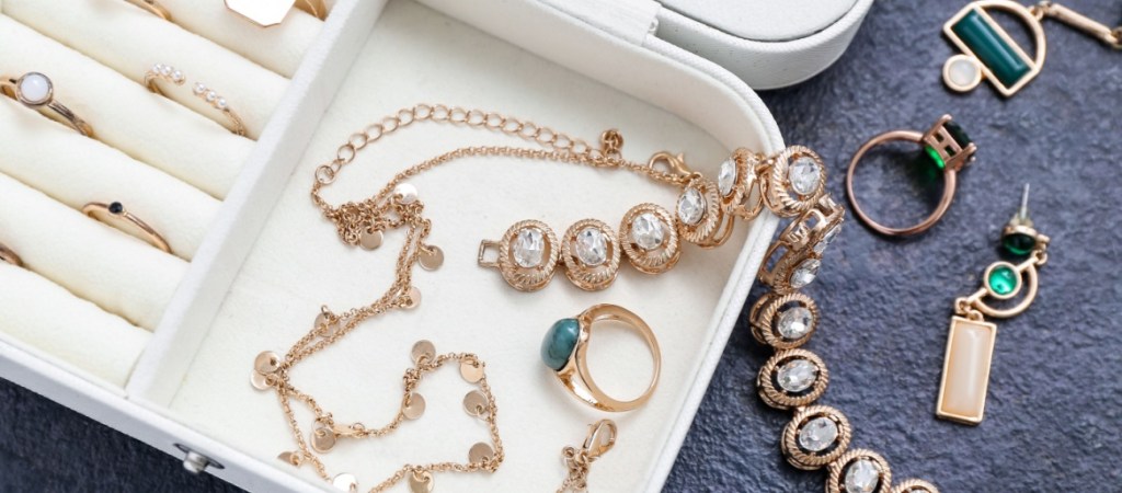 Jewelry storage