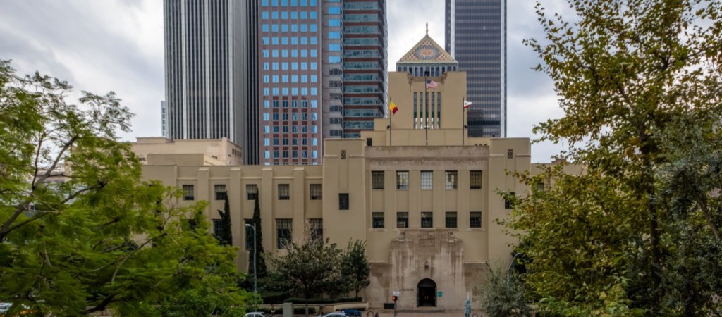 Los Angeles Public Library - That you can donate books to