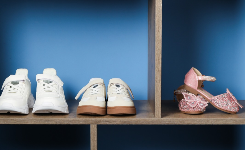 Shelving unit with medium-dark colors for better visibility